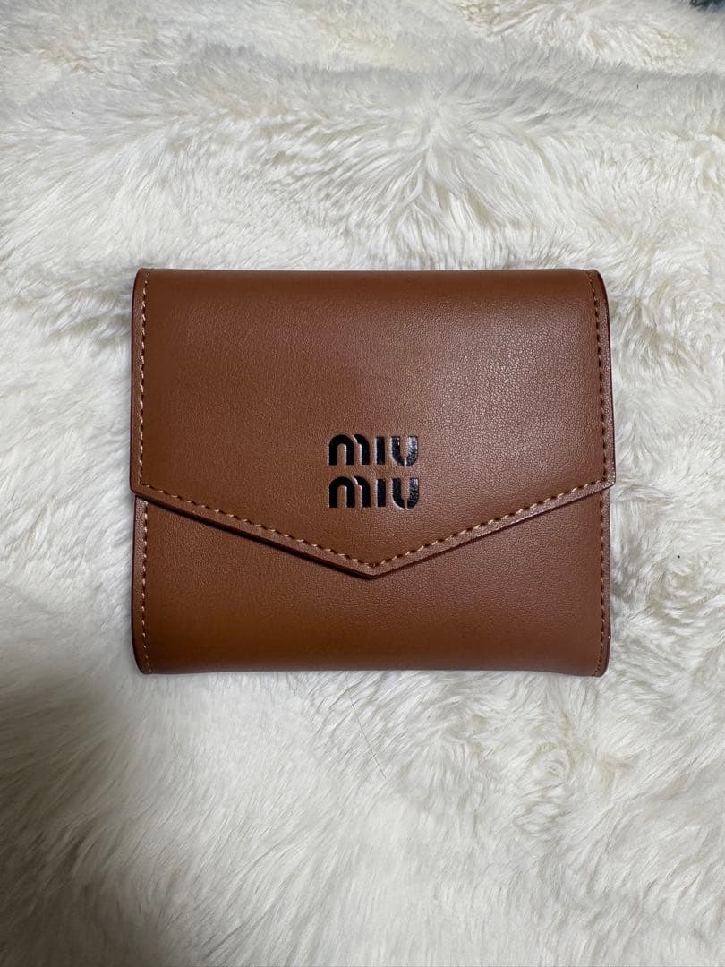 miu miu ブラウン 三つ折り財布