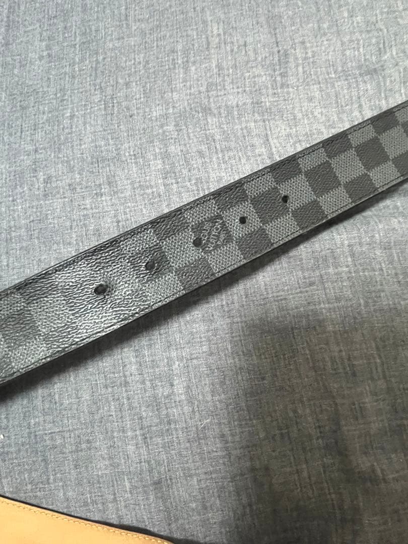 LOUIS VUITTON ブラックレザーベルト 正規品　調整可能