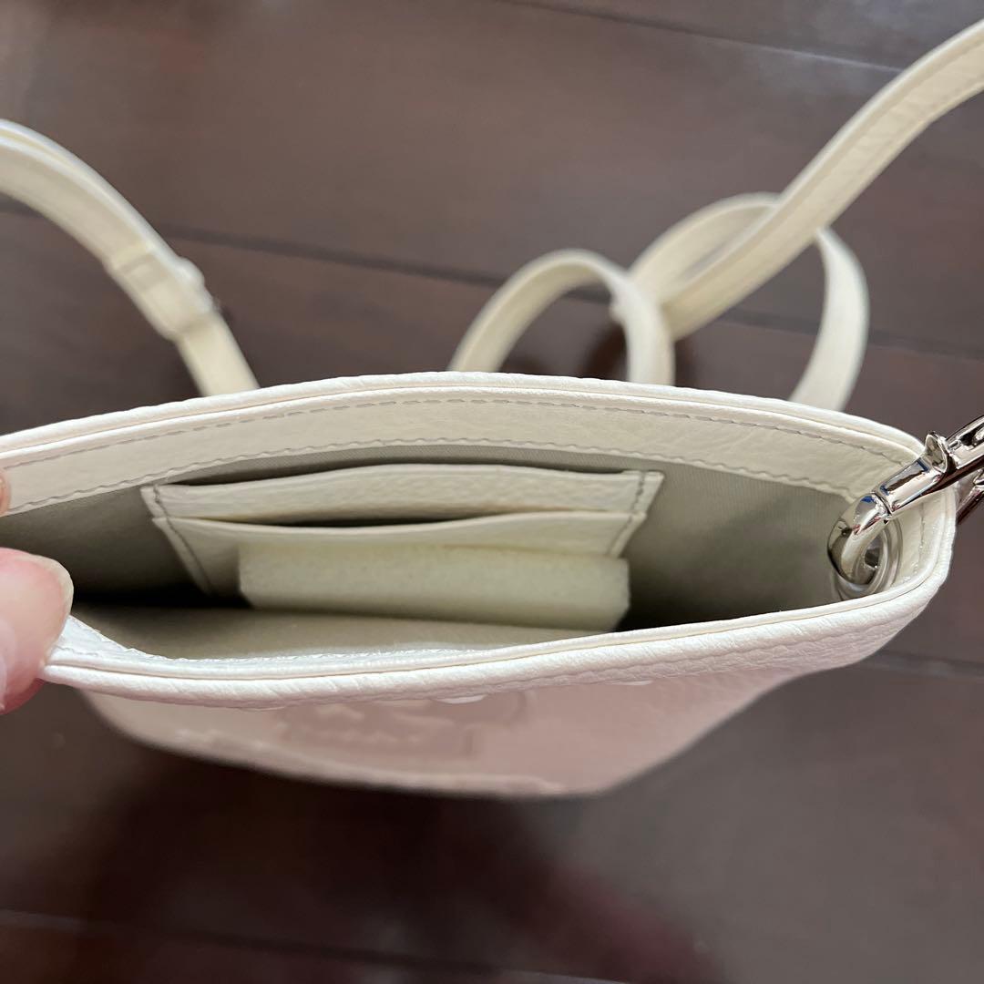 緊急SALE‼️ ヴィヴィアンウェストウッド　スカルショルダーポーチ　新品　白　革