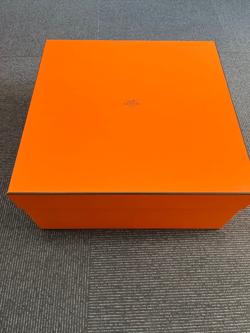 HERMES バッグ空箱　おまけルイヴィトン箱付