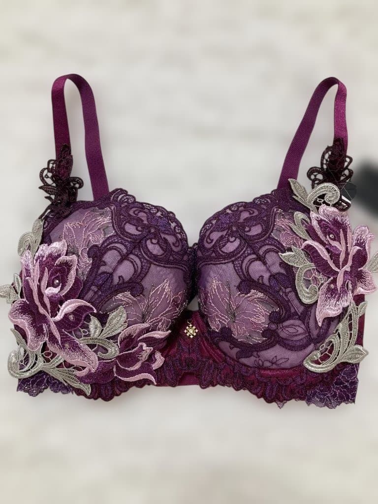 新品　ワコールサルート　BTJ482　82グループ　ブラジャー　F65