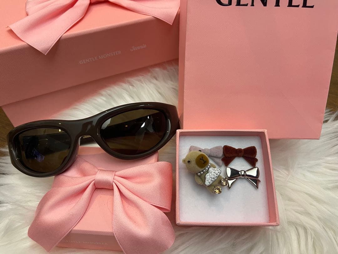 GENTLE MONSTER jennie BLACKPINK チャーム4個付！