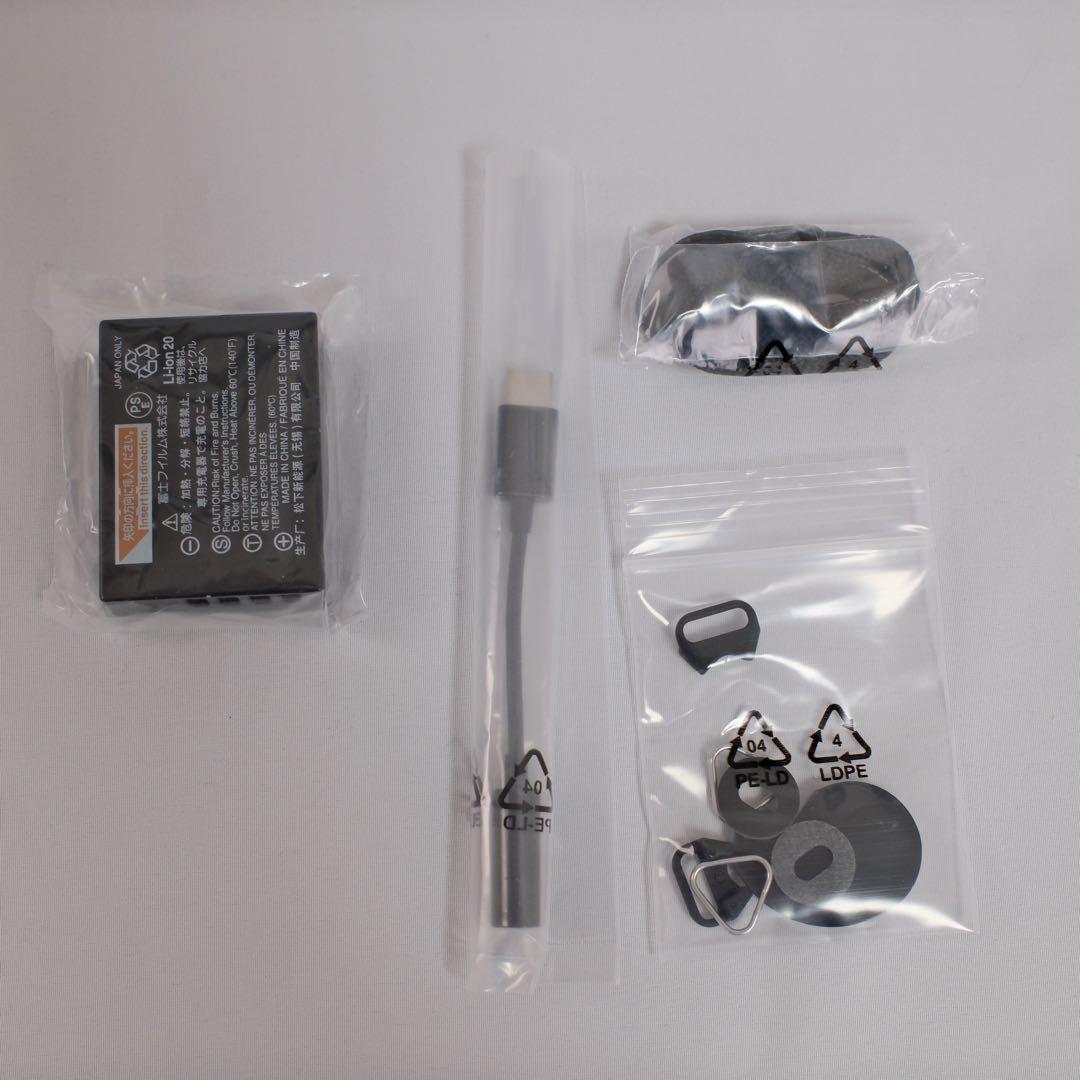 FUJIFILM 富士フィルム　X half （X-HF1）