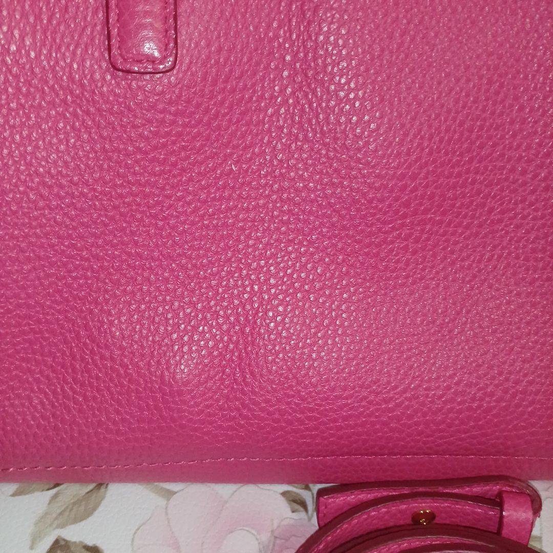 フェラガモ　可愛いピンクバック中古品です。