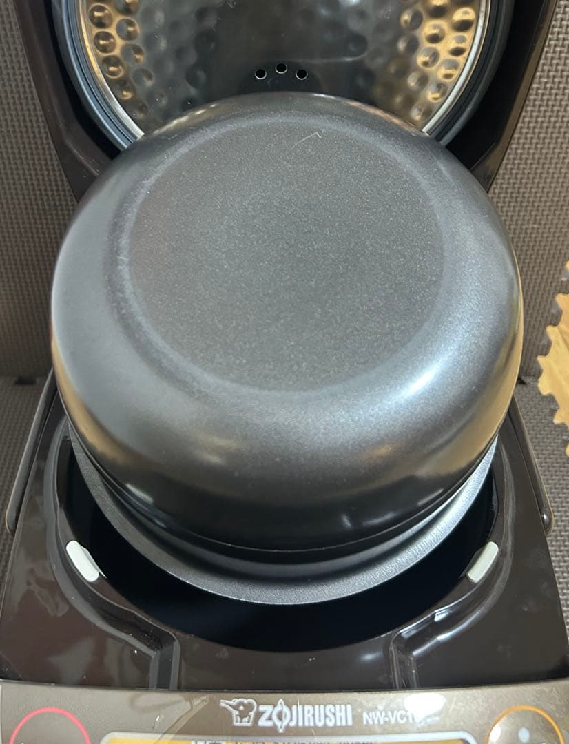 象印 IH炊飯ジャー　NW-VCT10 2024