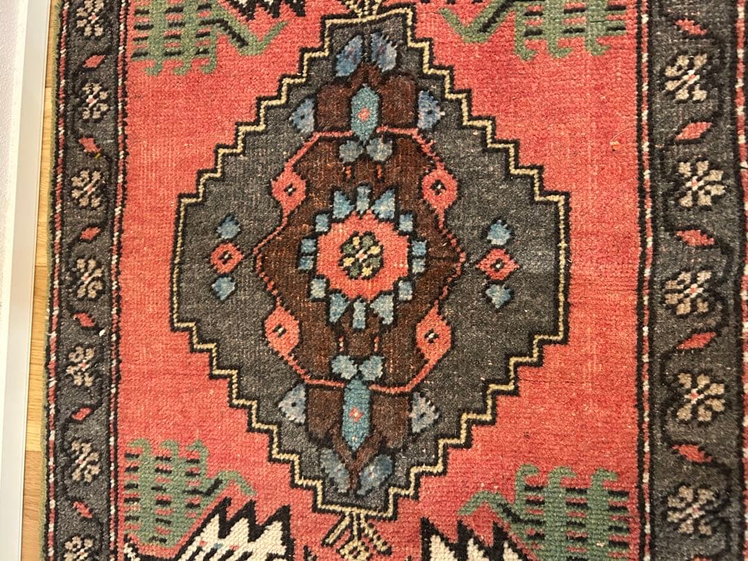 トライバルラグ・トルコヴィンテージラグ・ウール約53×106cm