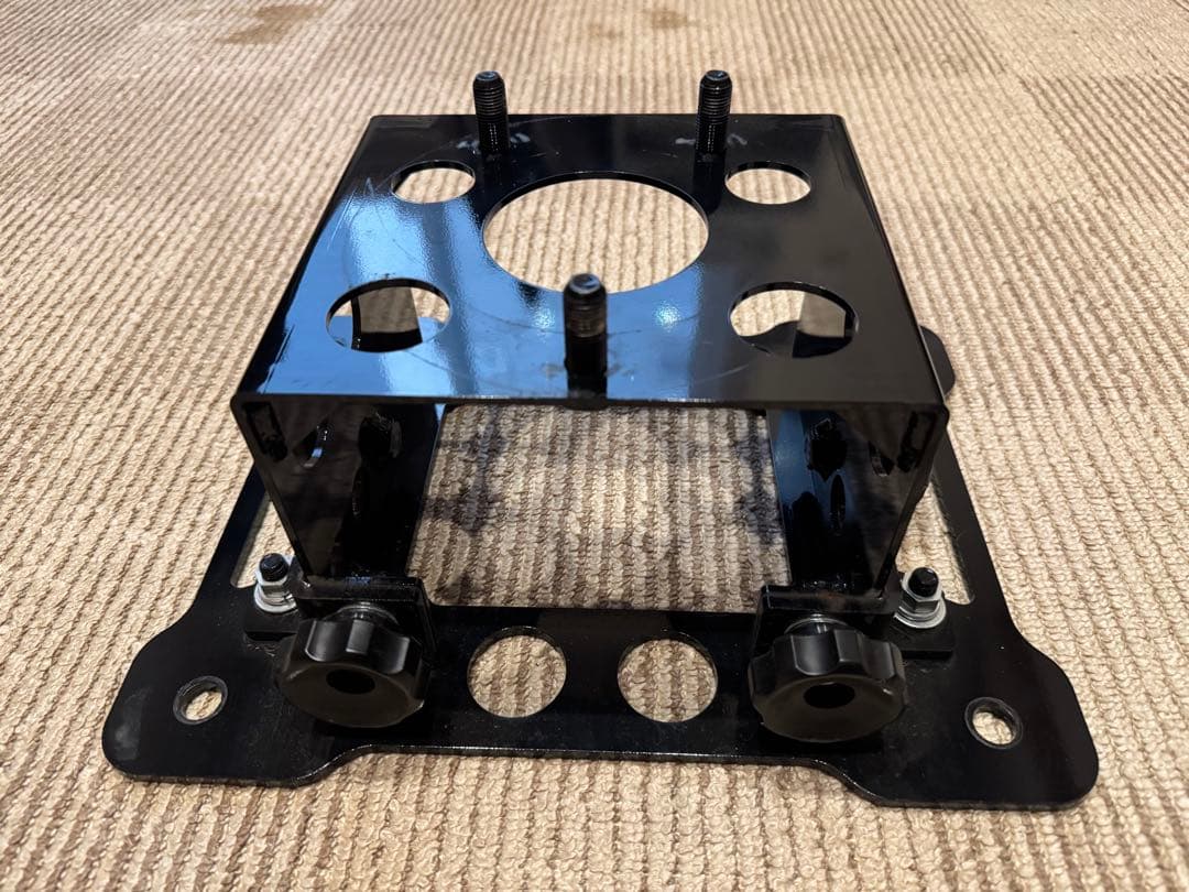 アピオ(Apio) ジムニースペアタイヤブラケット黒 3040-60