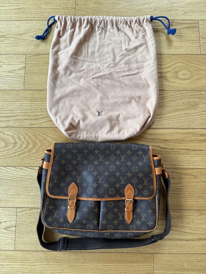 Louis Vuitton ジベシエールGM メッセンジャーバッグ
