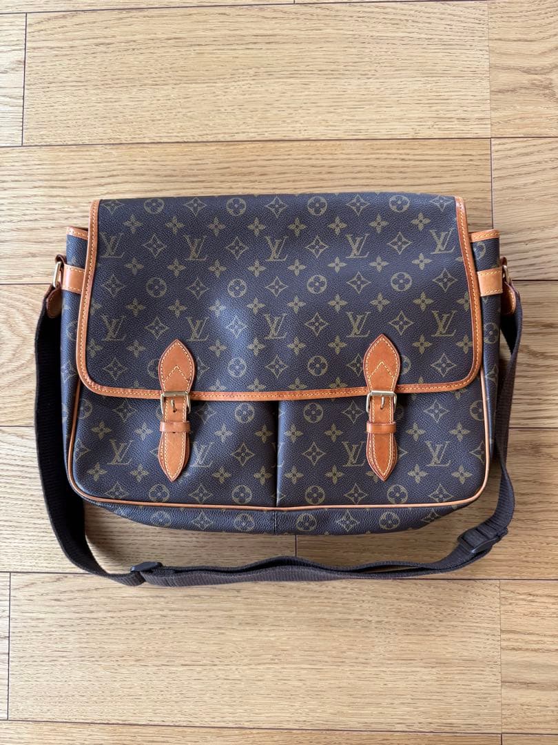 Louis Vuitton ジベシエールGM メッセンジャーバッグ
