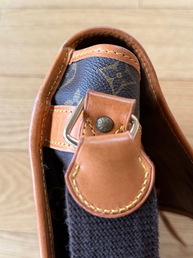 Louis Vuitton ジベシエールGM メッセンジャーバッグ