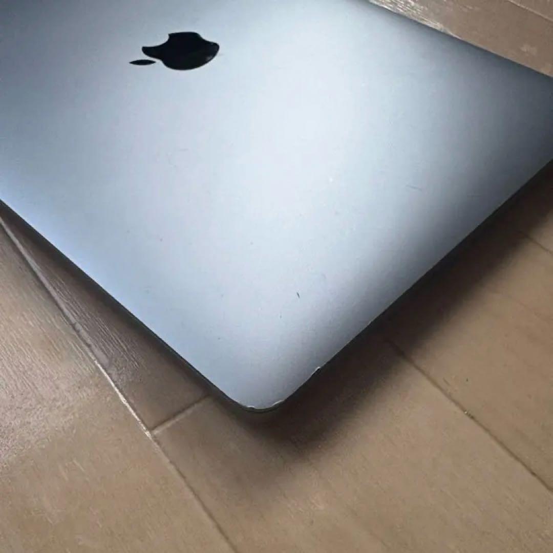 Apple MacBook Pro M2 2022 13インチ　8GB