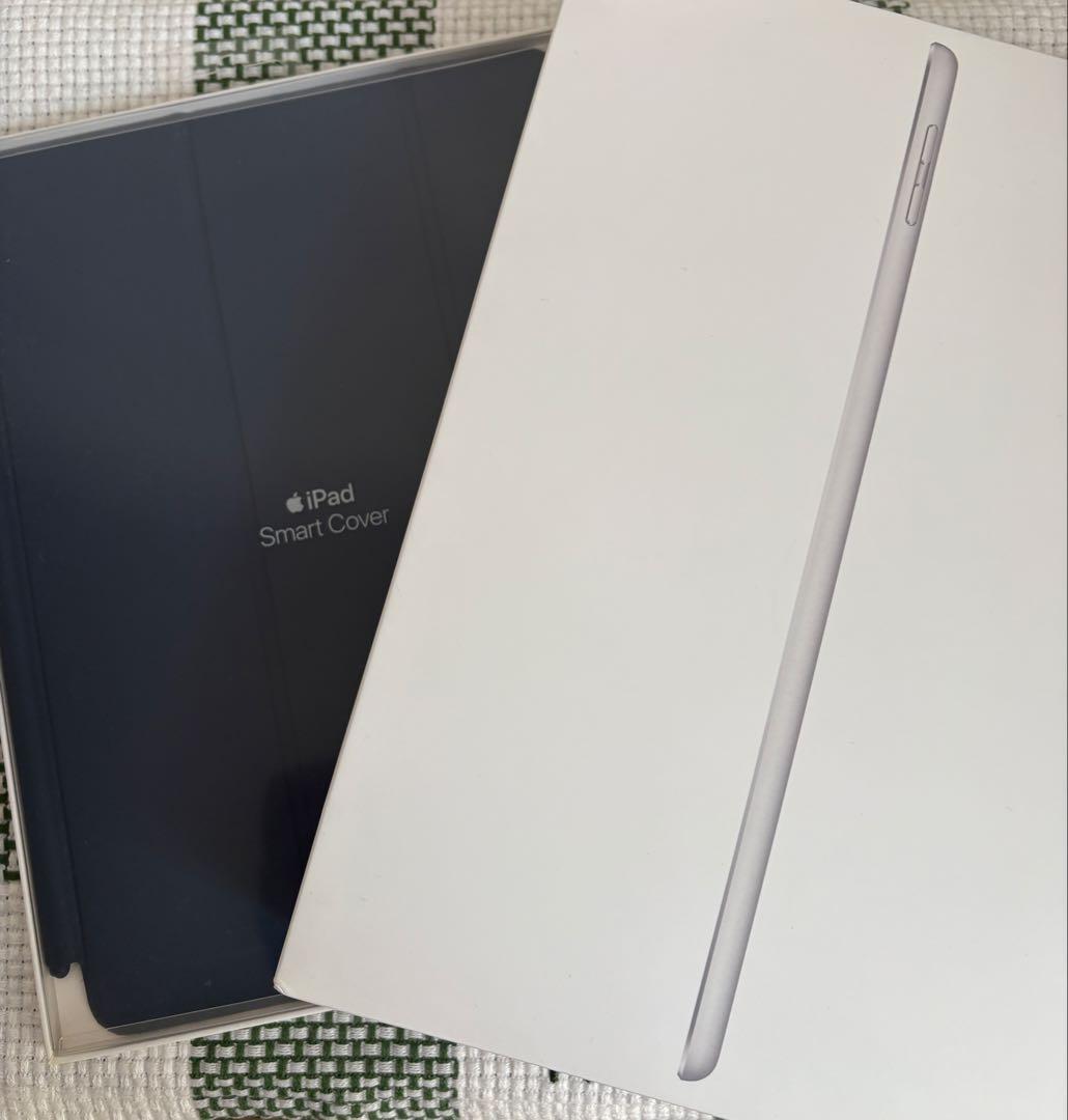 【美品】iPad第5世代 Wi-Fiモデル本体、Smart coverセット