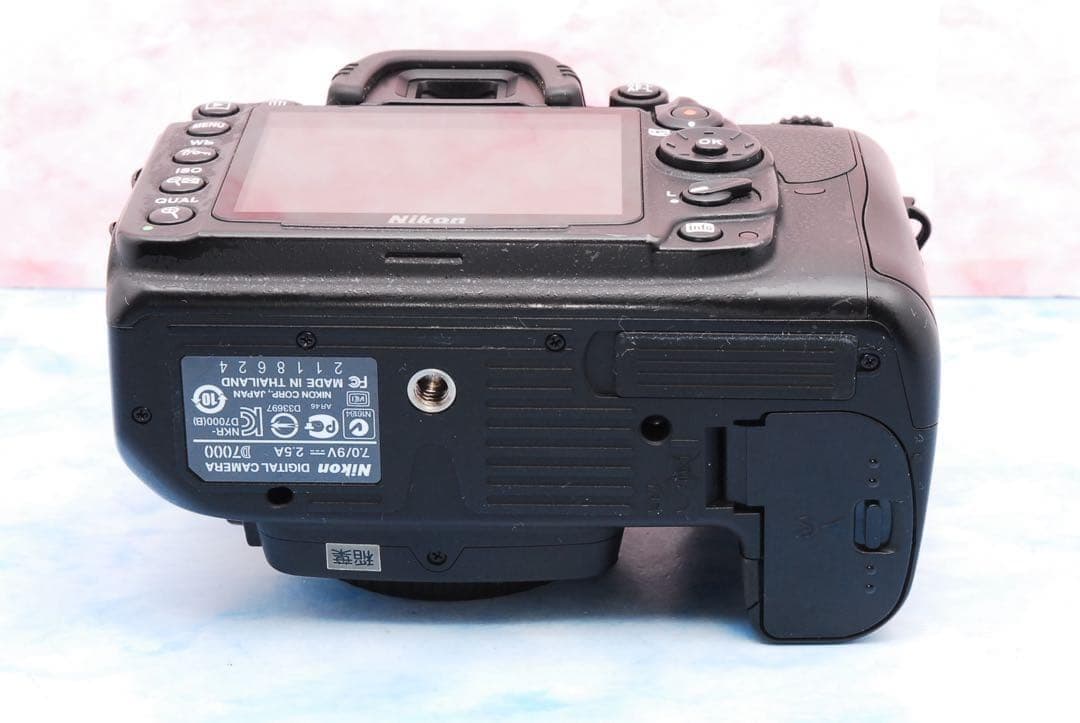 Nikon D7000☆一眼レフカメラ☆超望遠付Wレンズ☆バッグ付☆S数極少