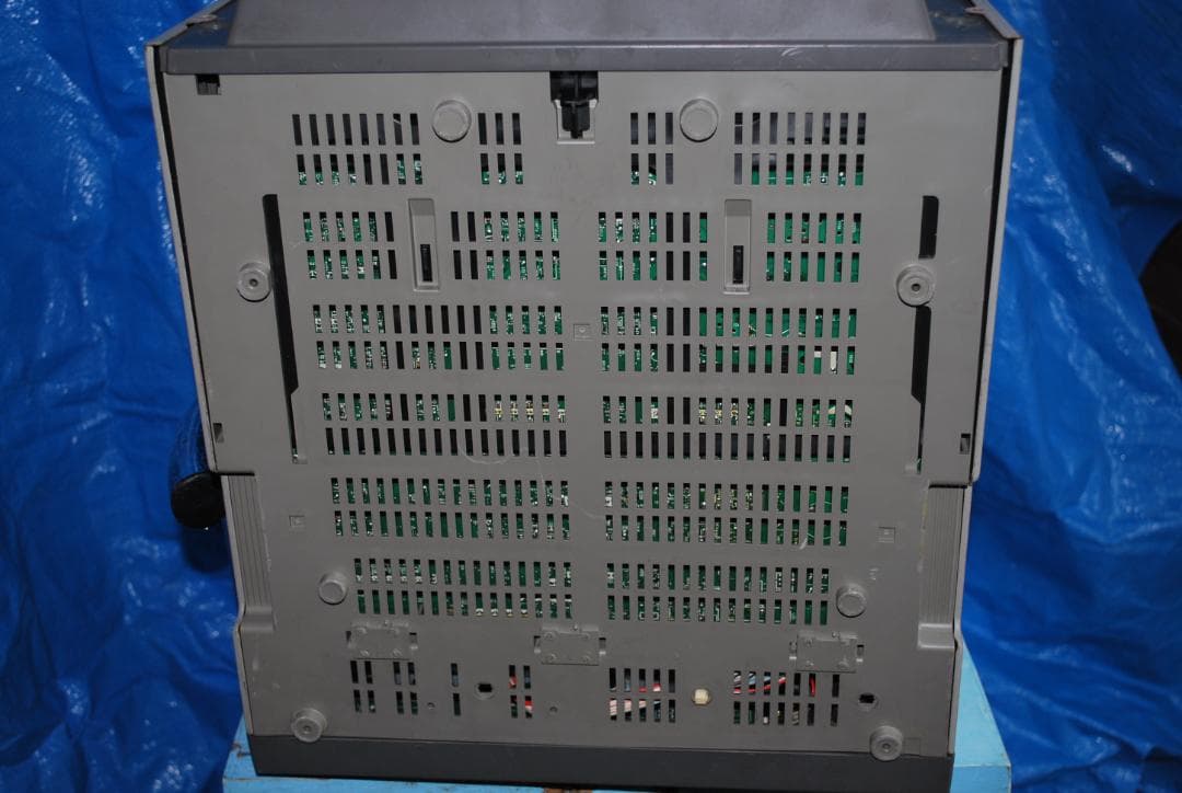 ソニー業務用カラーモニターPVM-14M1jジャンク品の出品です。