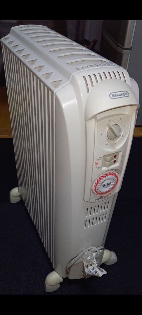 美品中古　デロンギ　オイルヒーター　X字型フィン