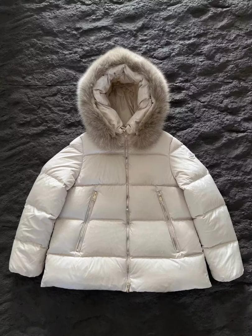 極美品アイボリー ファー付きダウンジャケット