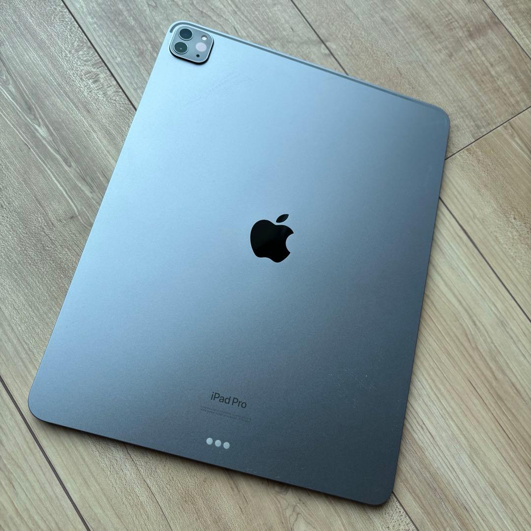 極美品iPad Pro 12.9インチ 第6世代 カバー フィルム付き グレー