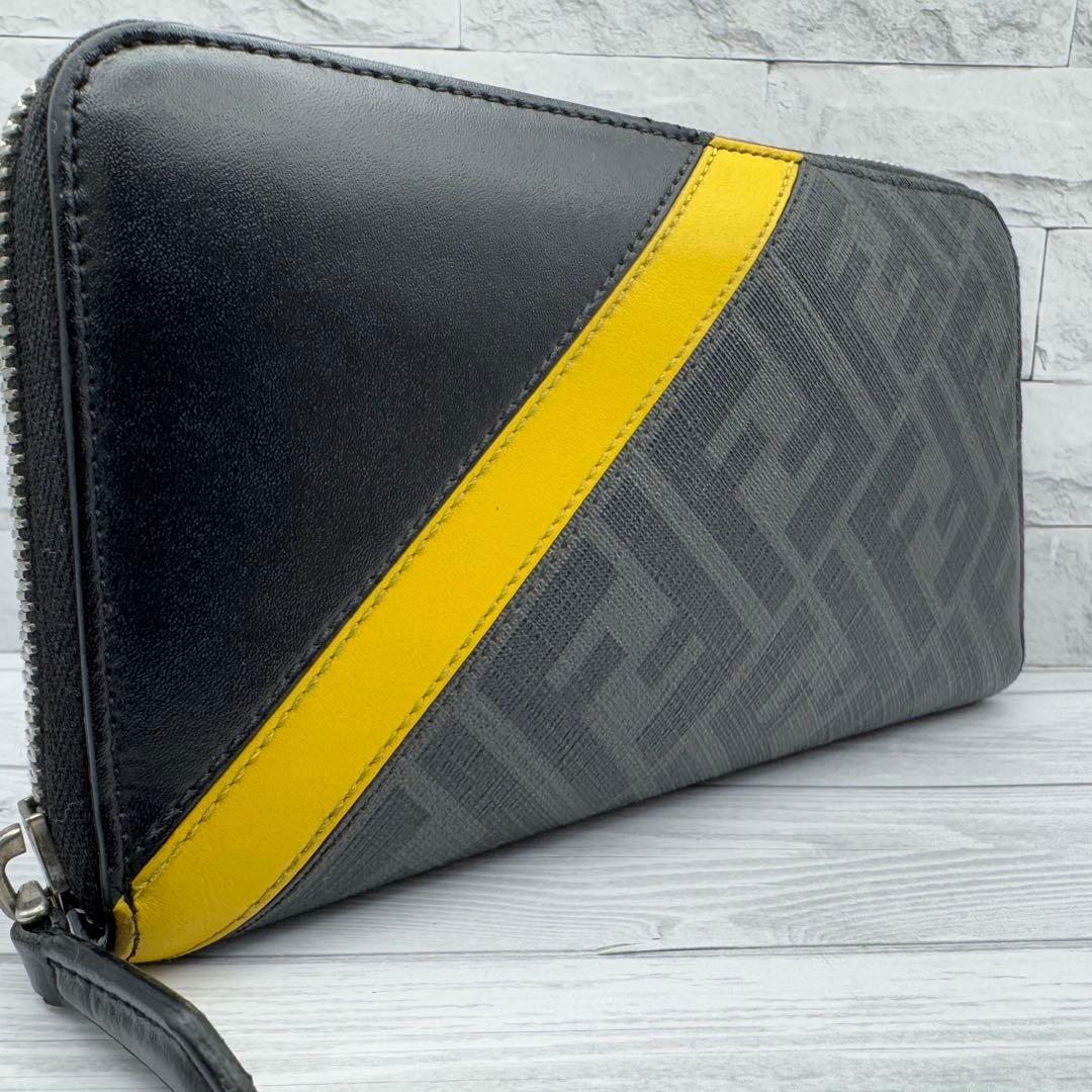 【美品】現行モデル　FENDI ダイアゴナル　ラウンドジップ　長財布　イエロー