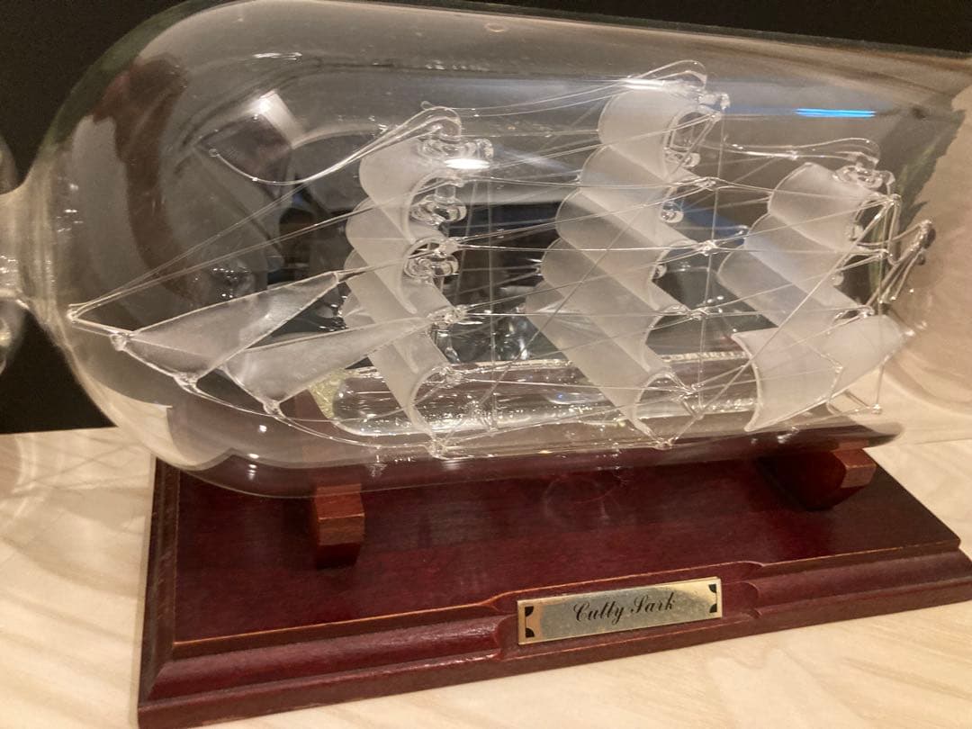 Cully Park ガラス製ボトルシップ