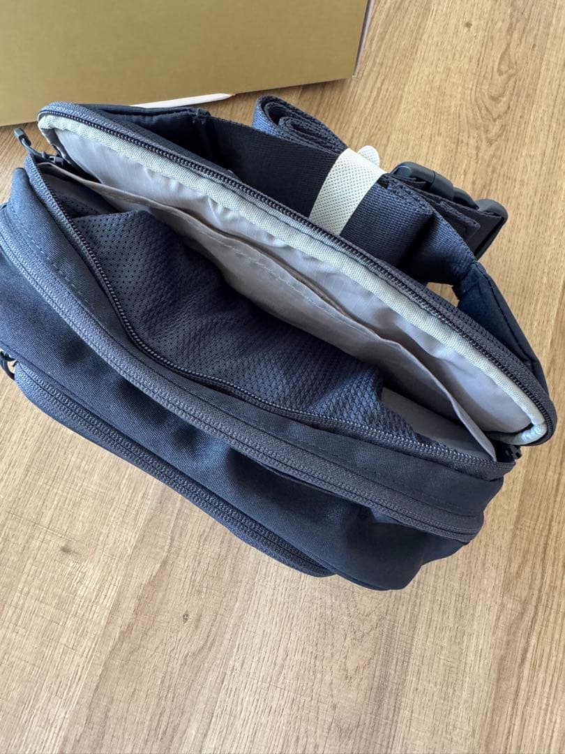 POMULU 2WAY HIPSEAT ネイビー