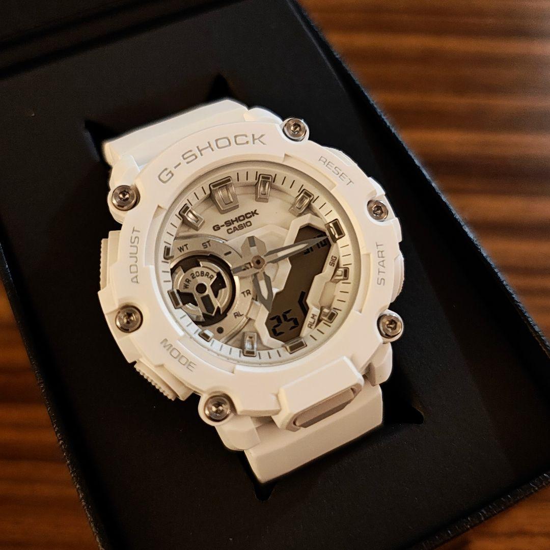 （美品）CASIO G-SHOCK GMA-S2200M-7AJF ホワイト