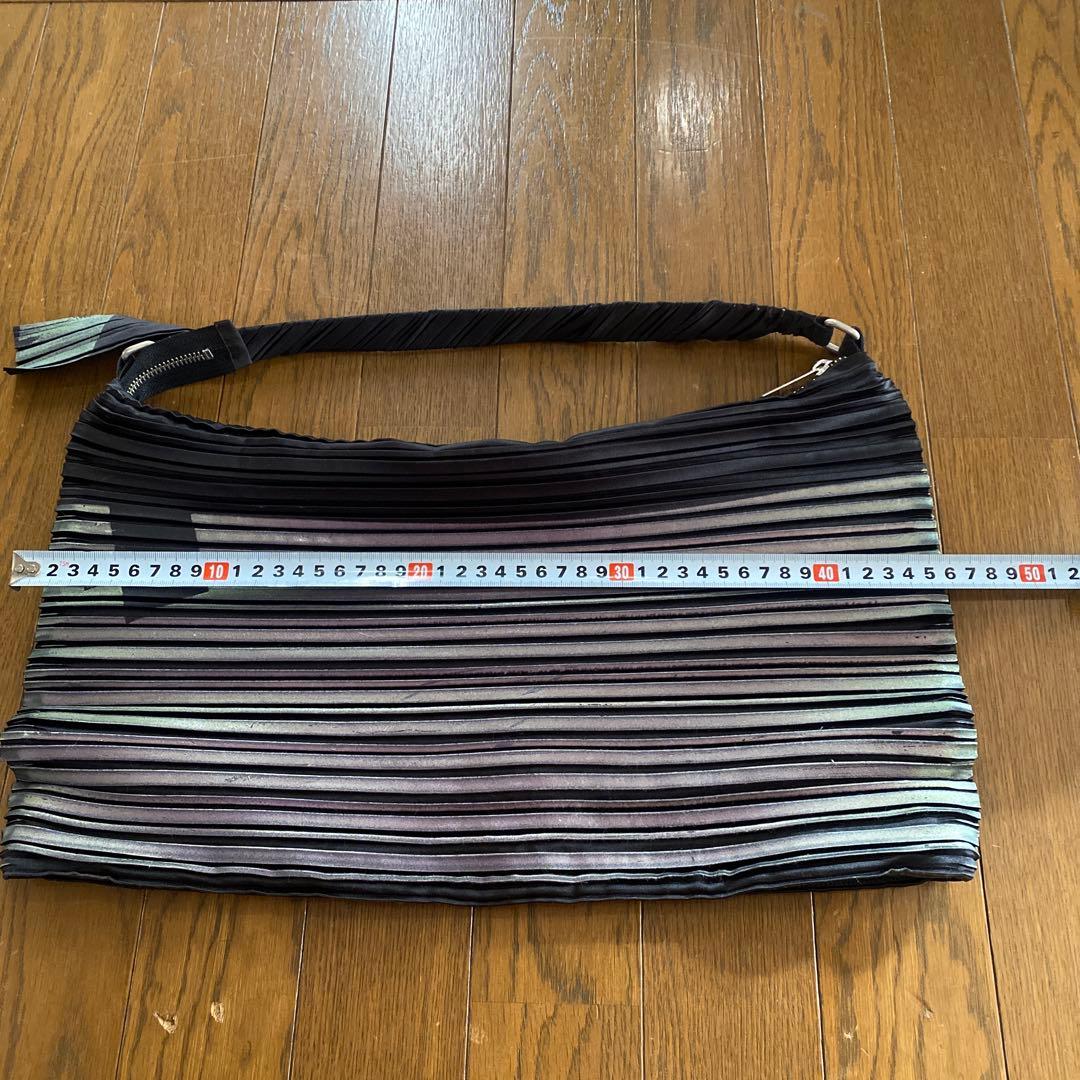 イッセイミヤケプリーツプリーズ　箔ショルダープリーツバック