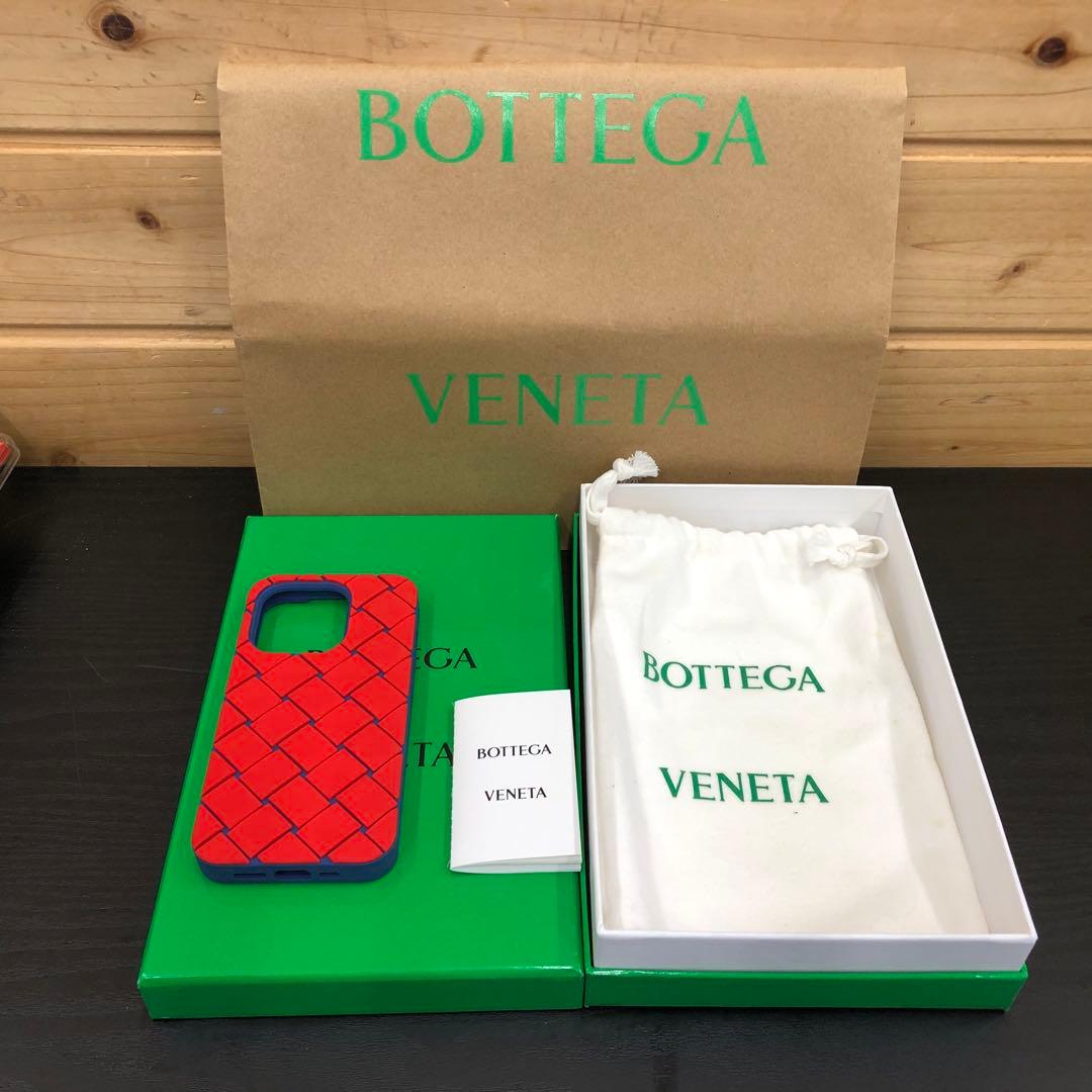 未使用 ボッテガヴェネタ スマホケース iPhone14PRO用 赤x青