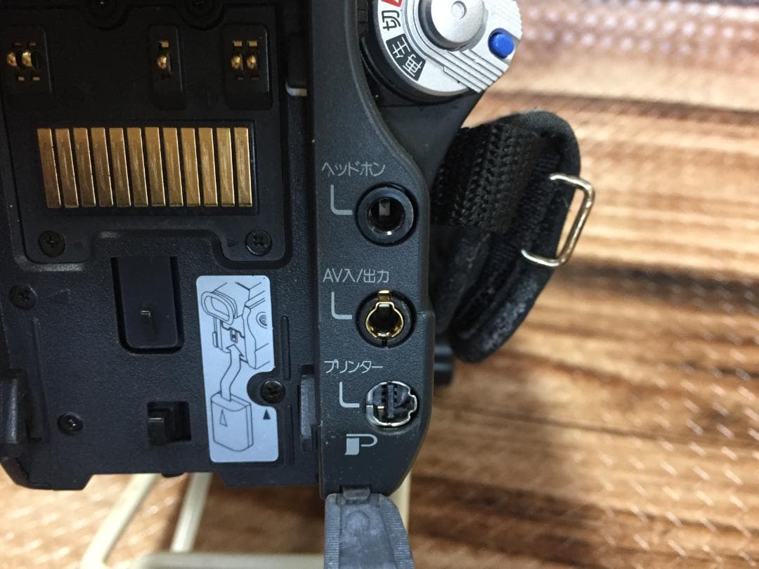 撮影再生ダビングOK　Victor　GR-DV2000　付属品あり　液晶大画面