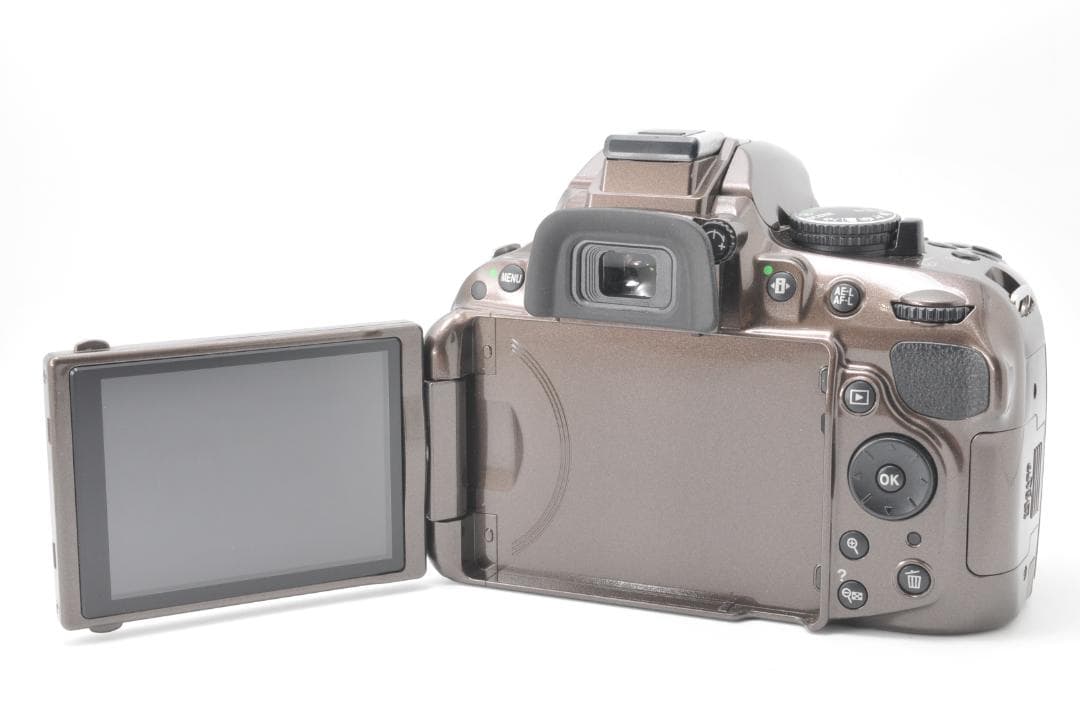 希少カラー ♥️ スマホ転送 ♥️ Nikon D5200 ♥️ 一眼レフカメラ