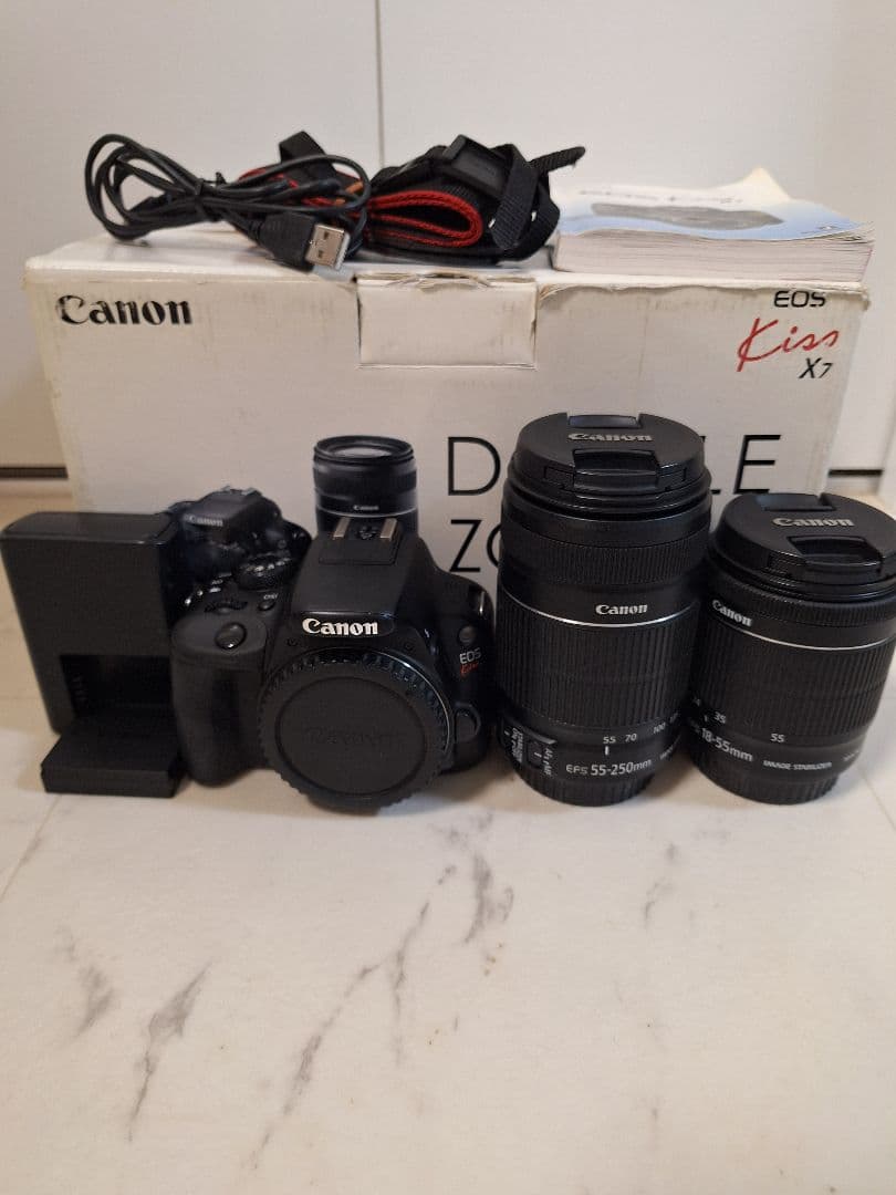 【週末限定お値下げ中！】Canon Kiss X7 デジタル一眼レフカメラ