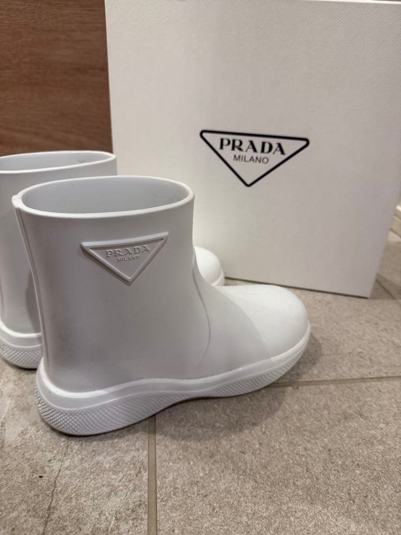 PRADA ホワイト レインシューズ35 新品未使用　定価10万円　最終値下げ