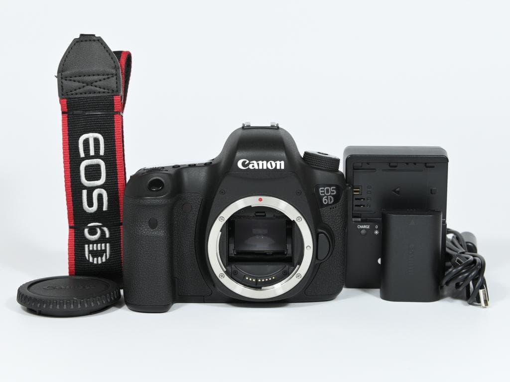 【超美品】 キヤノン　Canon EOS 6D ボディ 《ショット数4758》