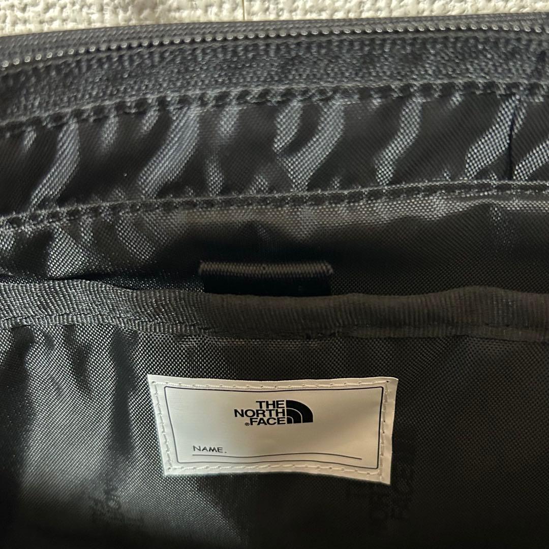 新品　ノースフェイス　シンプルメッセンジャーバッグ