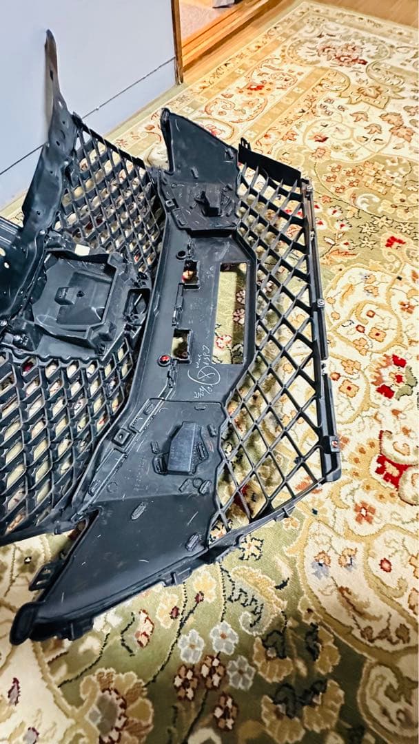 ロゴ入りクラウンバンパーグリル