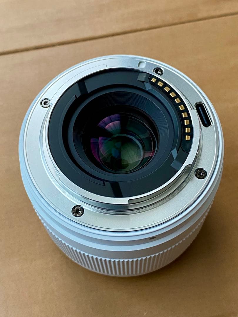 VILTROX AF 20mm F2.8 FE レンズ ソニー Eマウント(白)