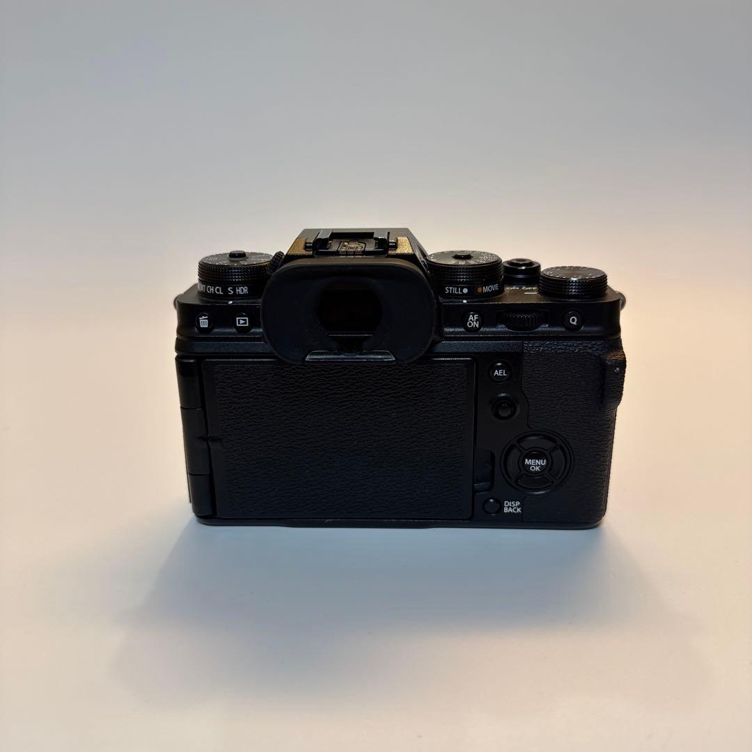 【極美品】FUJIFILM X-T4 ボディ [ブラック] ＋純正バッテリー2個
