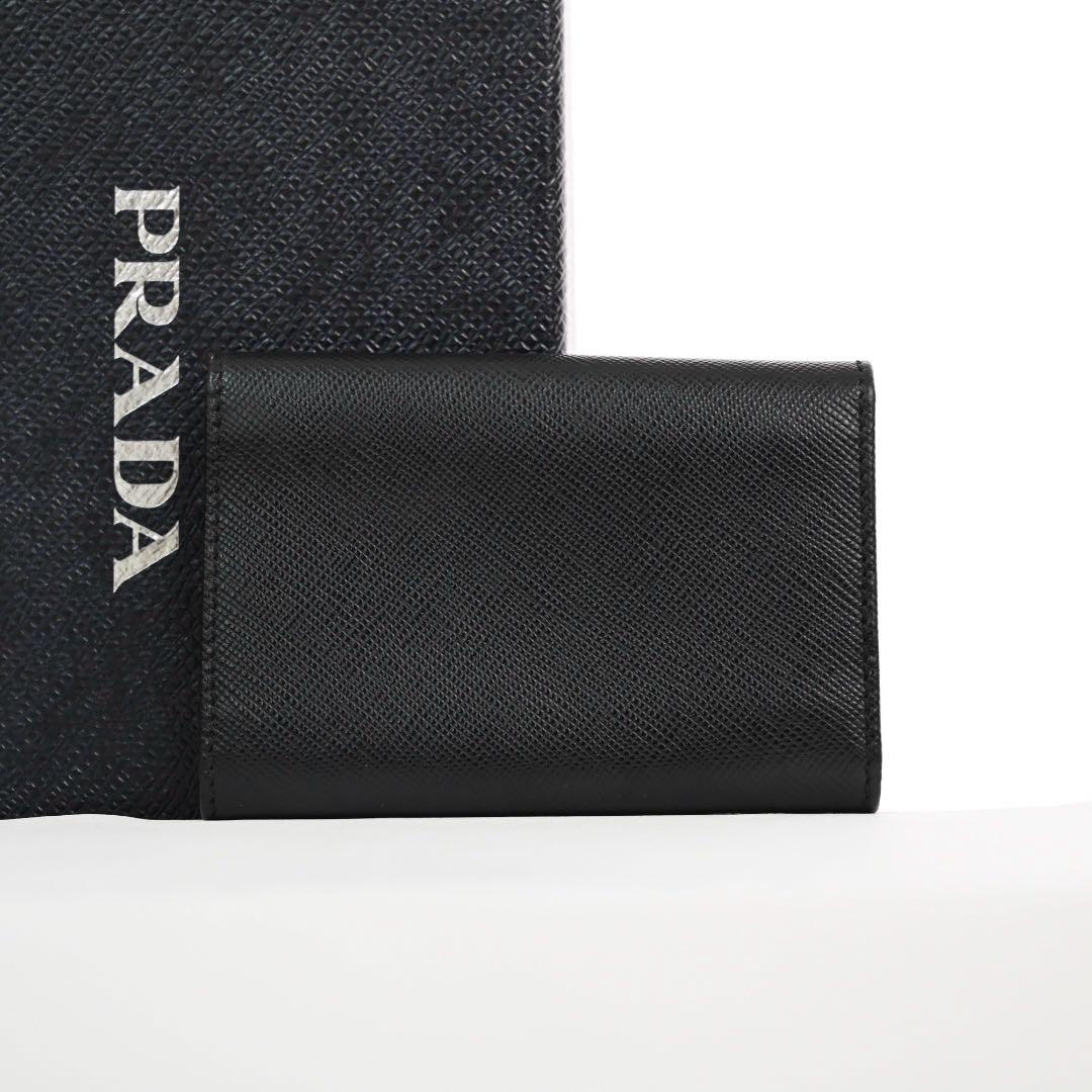 【極美品】プラダ　キーケース　鍵　黒　ブラック　レザー　折財布