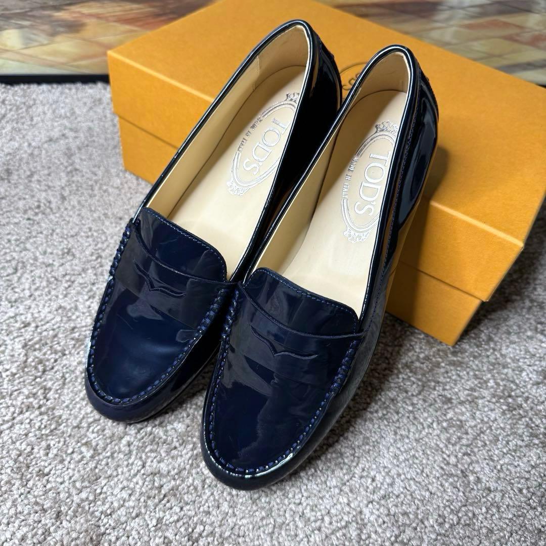TOD’S トッズ ローファー パテント ネイビー