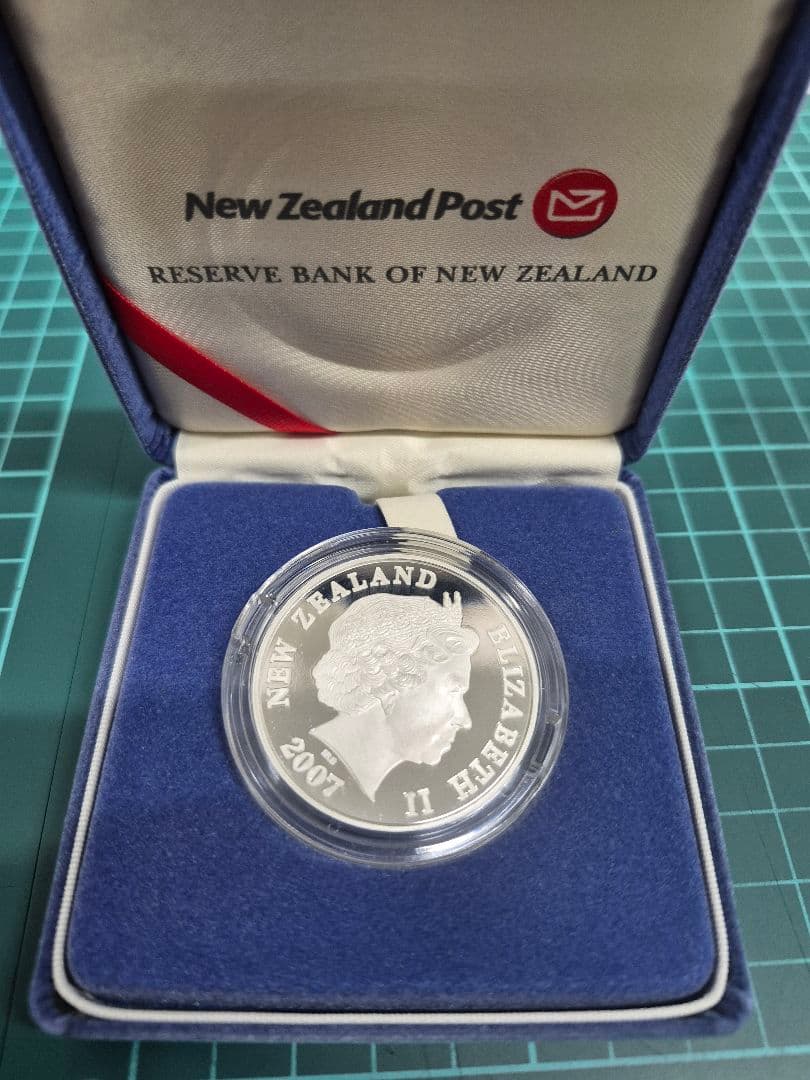 ペ*ノ様 2007年 ニュージーランド 1ドル プルーフ銀貨 1オンス アオラキ