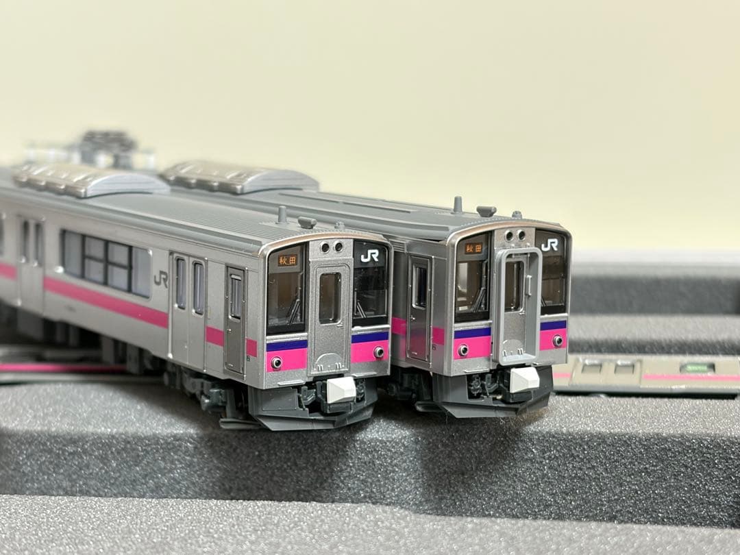 鉄道模型　Nゲージ　KATO 10-1557 701系　0番台　秋田色