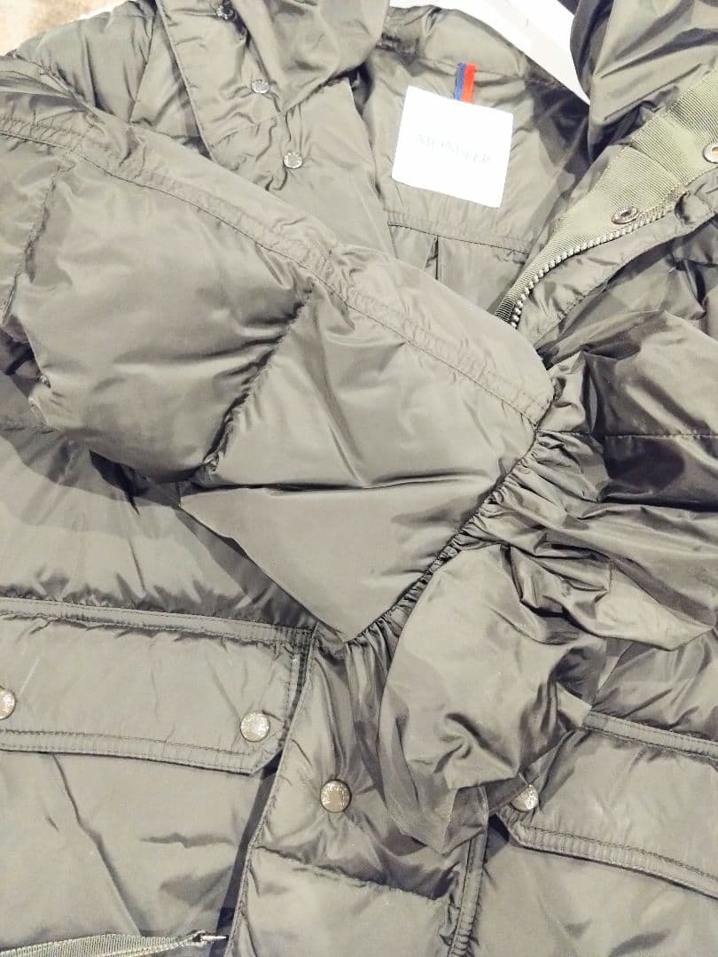 MONCLER　モンクレール フリル　ダウンジャケット カーキ　サイズ0