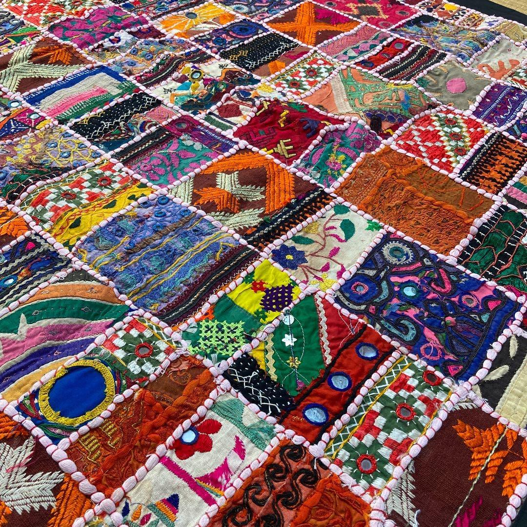 ⭐️若林⭐️ インド手刺繍 ミラーワーク ラグ 敷物
