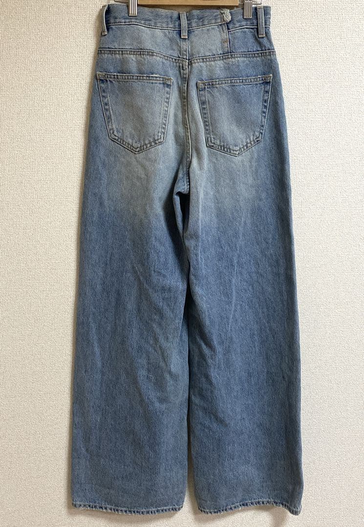 たまき　MOUSSY CROSS WAIST WIDESTRAIGHT 1