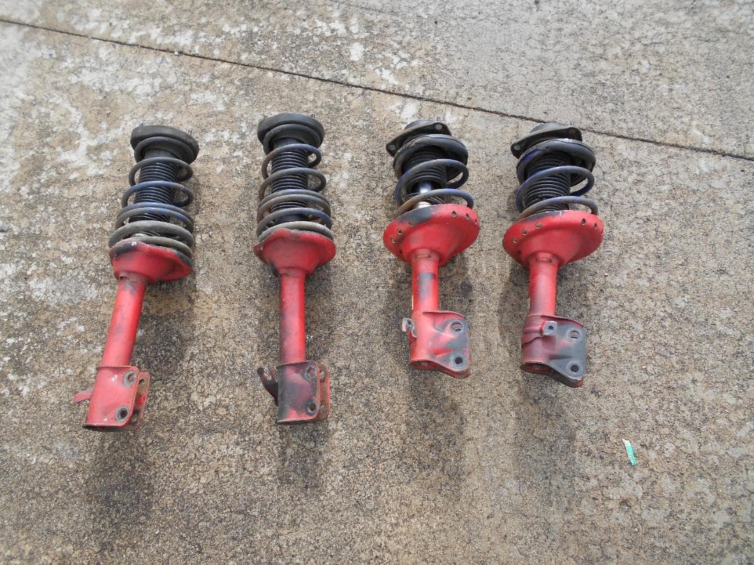 インプレッサ　ＧＤＢ　ストラット4本セット