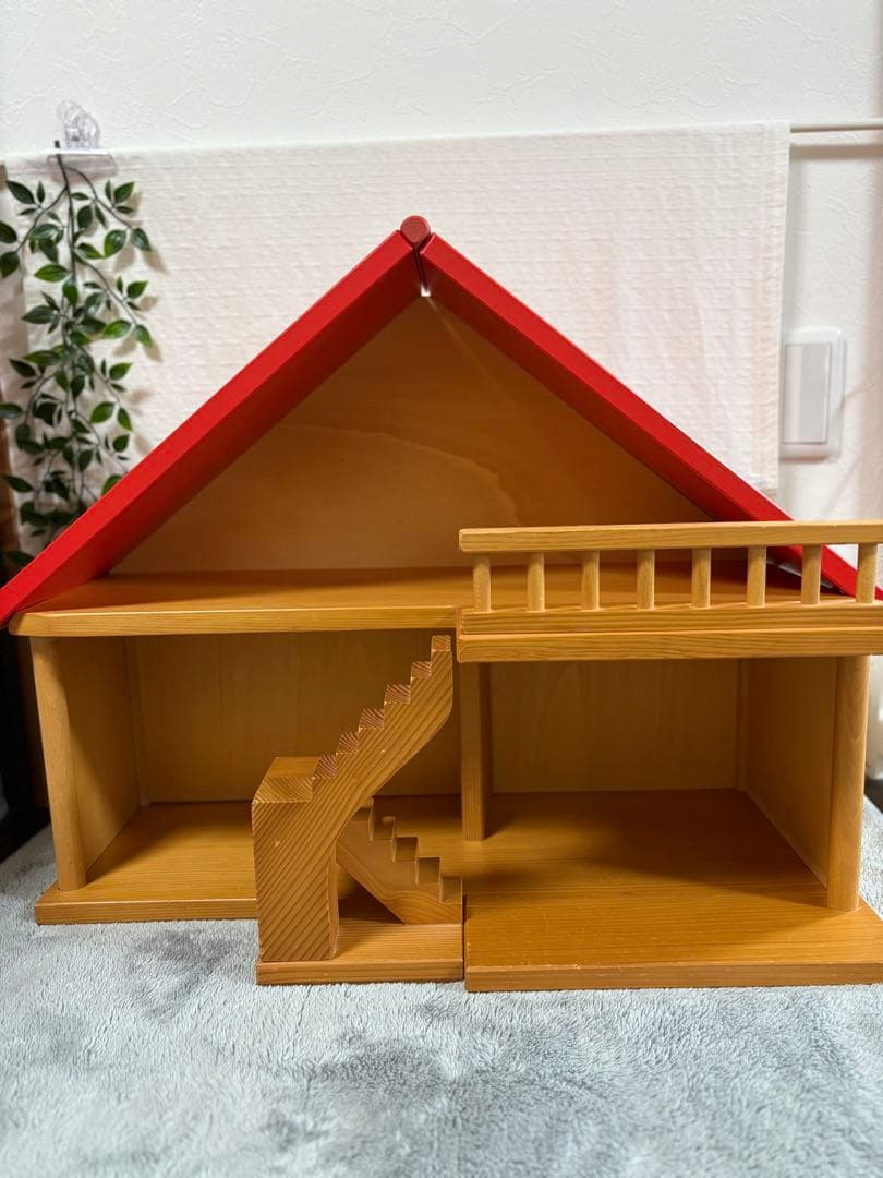 ニキティキ バウアー社 ドールハウス 赤い屋根 木製