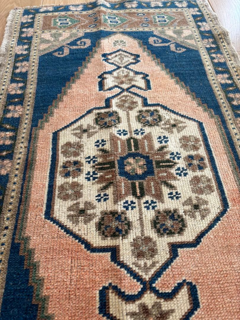 値下げ！トルコヴィンテージラグ　53×101 ネイビー&ピーチカラー