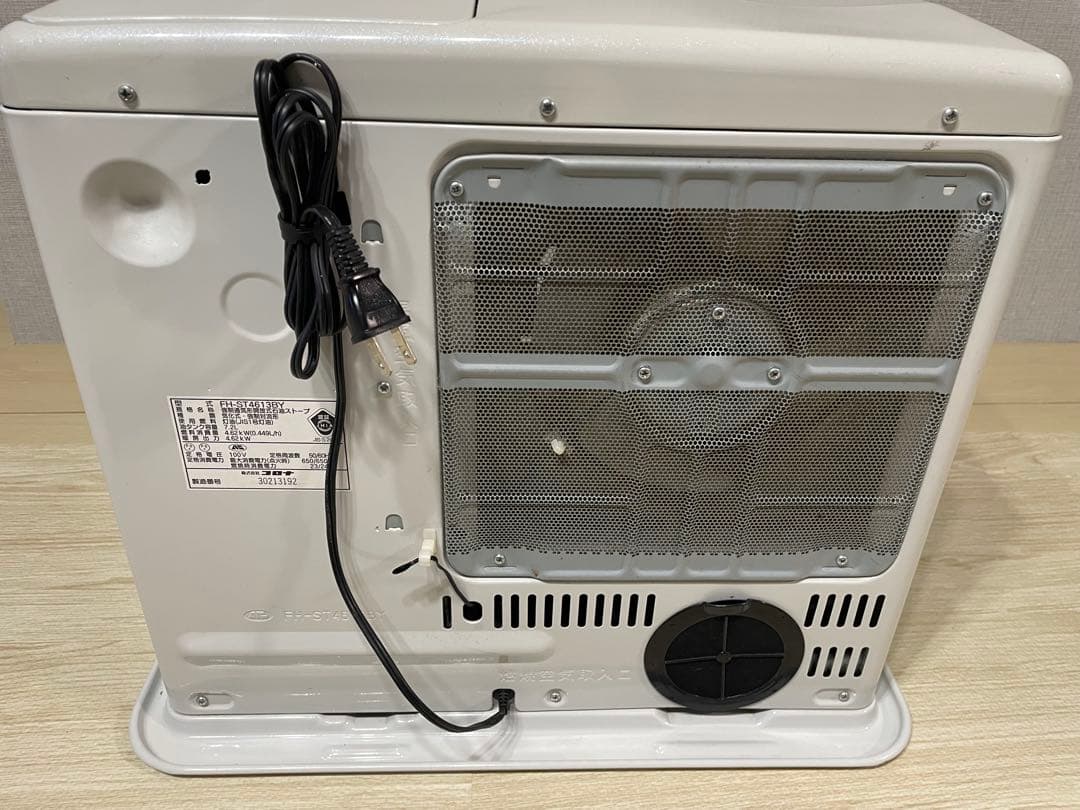 石油ファンヒーター ホワイト 2013年製