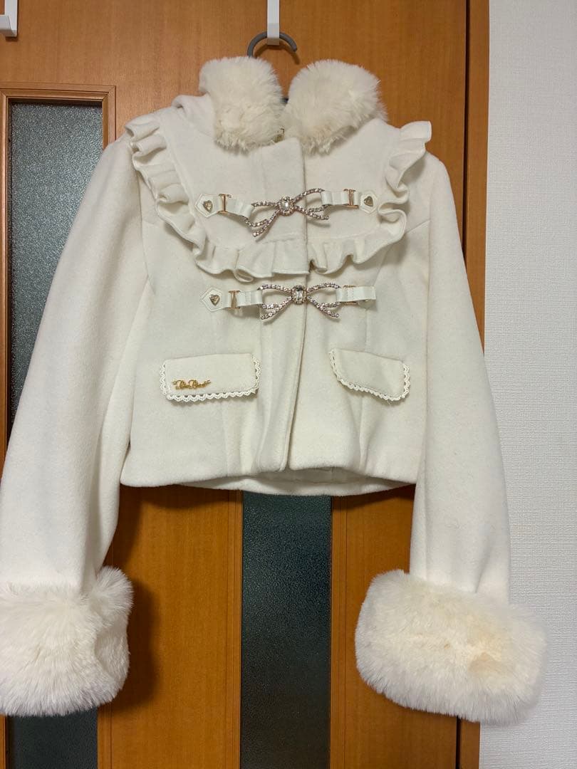 LIZLISA ビジューリボンショートフードコート ホワイト リボン訳あり