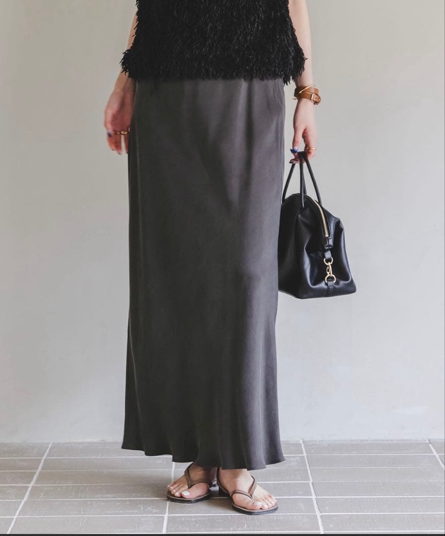 美品　ノーブル キュプラナローAラインスカート