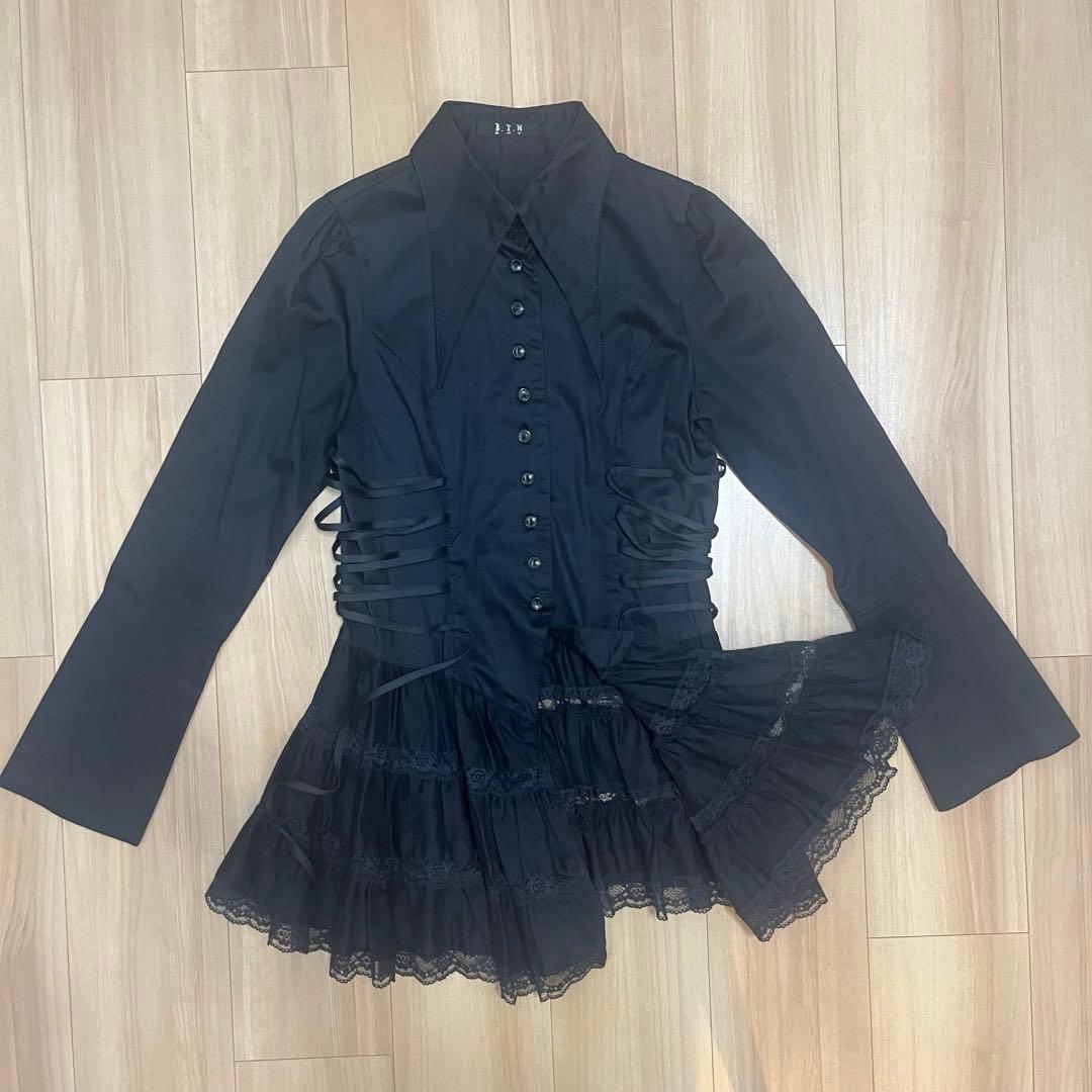 ブラックピースナウ　ブラウス